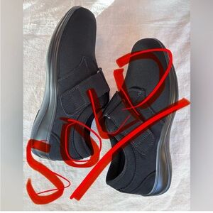 Orthofeet Womens sz 9 WIDE Diabetic Therapeutic Orthotic Adjustable Strap Shoes